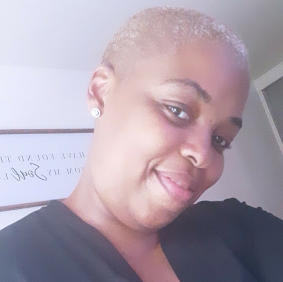 Meet your Posher, Sheri' - Picture 1 of 3